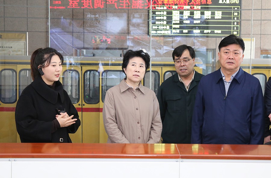 36-2023年3月，省生態(tài)環(huán)境廳黨組書記蘇君蒞臨金徽股份調(diào)研綠色礦山及“兩山”實踐創(chuàng)新基地建設(shè)情況。.jpg