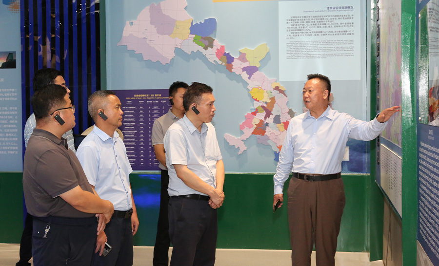 10.3-2022年08月，省科技廳副廳長牛振明蒞臨金徽股份指導(dǎo)工作。.jpg